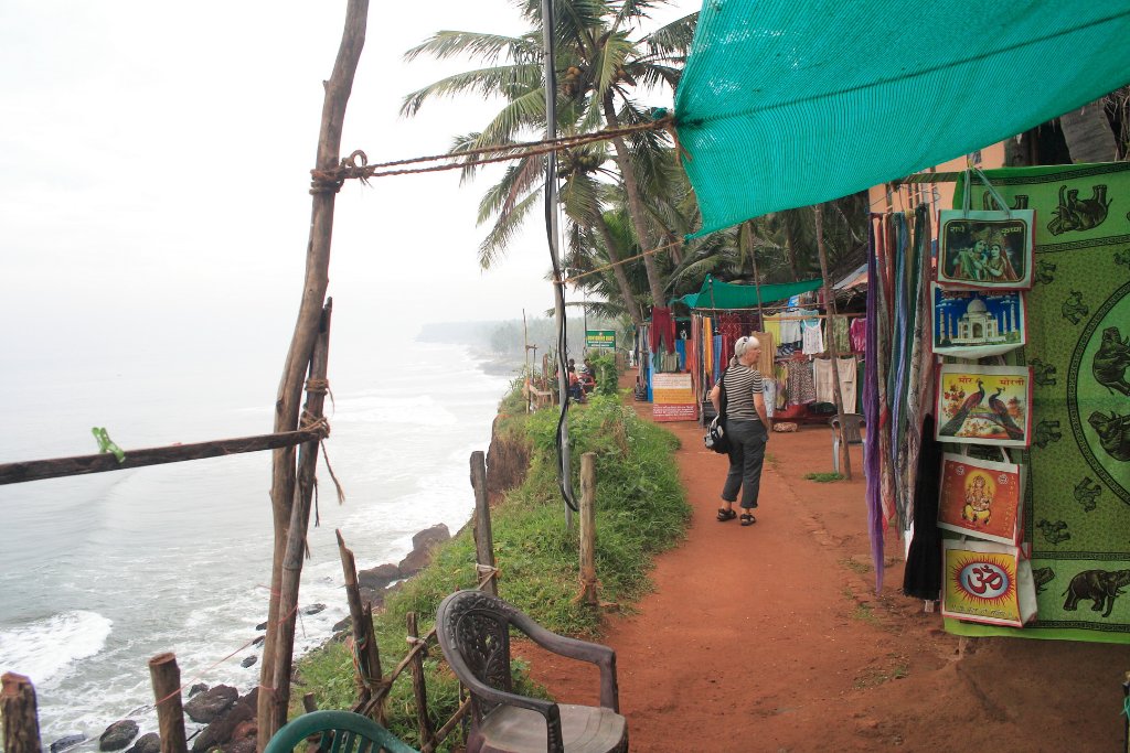 06-The shops along the cliffs.jpg - The shops along the cliffs